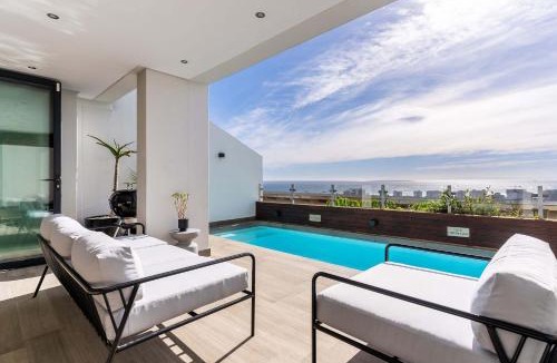 Green Point Apartment | Iconic View Green Point - Sea Views Pool & BBQ