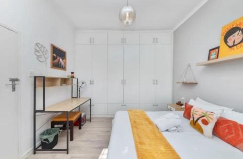 Claremont House | Modern and Stylish 2 BD House in Claremont