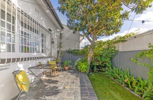 Claremont House | Modern and Stylish 2 BD House in Claremont