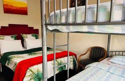 Goodwood Bed & Breakfast | Home of Peace Hp Family room