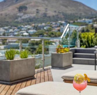 Camps Bay House | Vista del Mare - 3 Min walk to Camps Bay beach