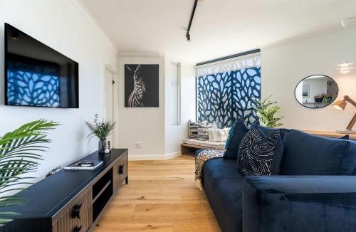 Sea Point Apartment | Diamond Views - Luxury Sea Point Apt with views