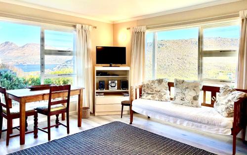 Fish Hoek Apartment | Bay Vista Garden Flat