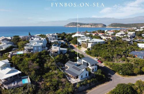 Robberg Beach Villa | Fynbos-on-Sea - Luxe 4BD Villa 150m to Solar Beach
