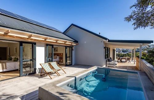 Robberg Beach Villa | Fynbos-on-Sea - Luxe 4BD Villa 150m to Solar Beach