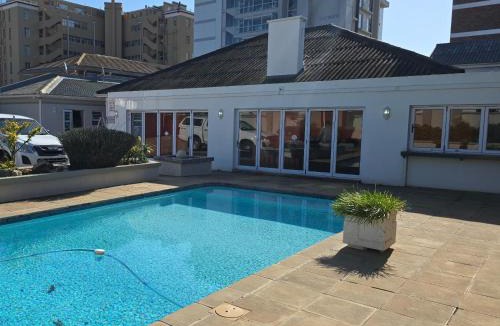 Summerstrand House | Summersway