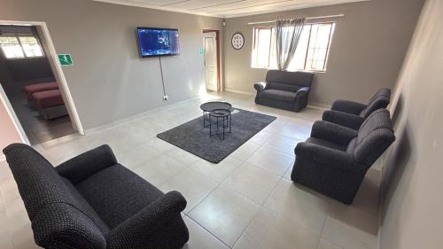 Upington House | Upington Properties Ixia