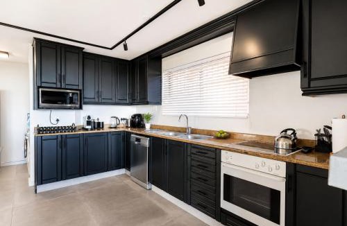 Sandbaai House | iMoyo Ocean Villa and Studio, Hermanus