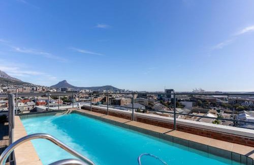 Observatory Apartment | Stylish Studio At The Factory With Pool And Gym