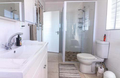 De Kelders Villa | Bluemist Accommodation