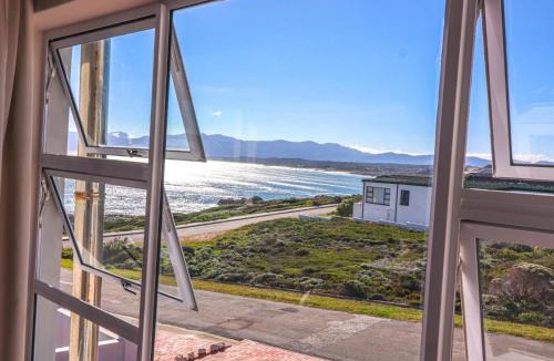 De Kelders Villa | Bluemist Accommodation