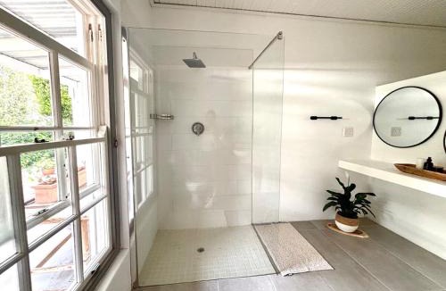 Eastcliff House | Little Tara Cottage