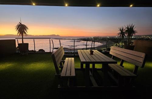 Mountainside House | Sugar Beach Penthouse, Sleeps 6 with private pool