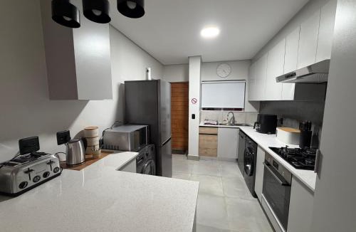 George Apartment | One on York Escape - Apartment 21 - Balcony - Central - Secure Estate