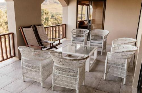 Bot River Villa | Luxury 5-Bedroom Villa with Private Pool Tennis Court