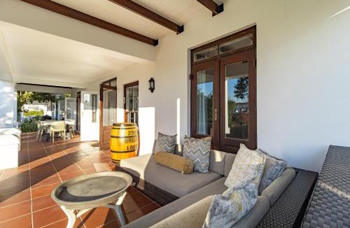 Stellenbosch Cabin | Winelands Golf Lodges 2