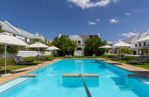 Stellenbosch Cabin | Winelands Golf Lodges 2