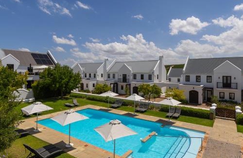 Stellenbosch Cabin | Winelands Golf Lodges 29