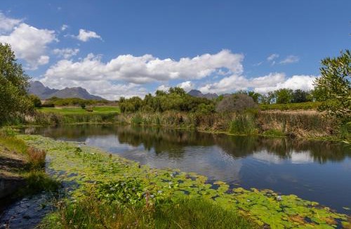 Stellenbosch Cabin | Winelands Golf Lodges 39