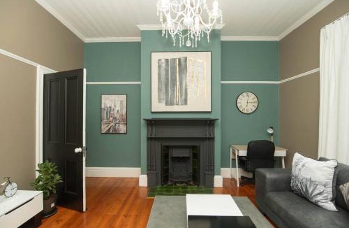 Port Elizabeth Central House | Crown Oak