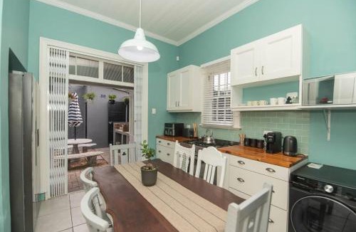 Port Elizabeth Central House | Crown Oak