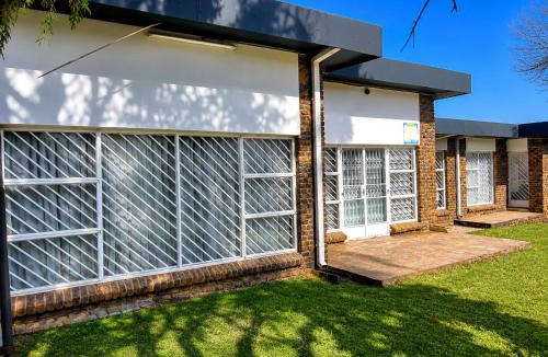 Newcastle House | Bed & Bath by Mama R