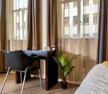 Downtown Johannesburg Apartment | Paradise Stay l eMapungubwe Hotel l Johannesburg CBD