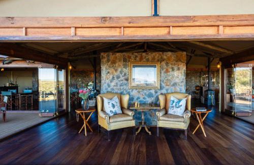 Tokologo Cabin | Maloba Lodge - Private Game Reserve