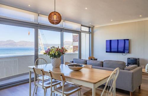 Muizenberg Apartment | Sunrise Paradise Penthouse