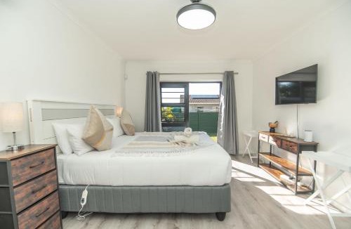 Lorraine House | 9 on Delville