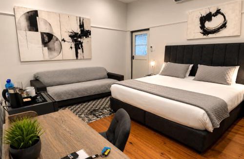 Eikenbosch House | 30 on 6th by 306 Accommodation