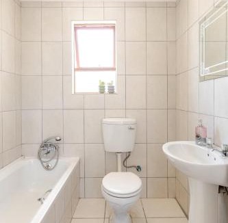 Kraaifontein Apartment | Sintha Guesthouse
