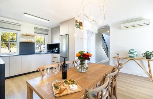 Stellenbosch Cabin | Winelands Golf Lodges 27