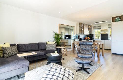 Stellenbosch Cabin | Winelands Golf Lodges 27