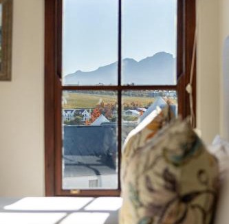 Stellenbosch Cabin | Winelands Golf Lodges 26
