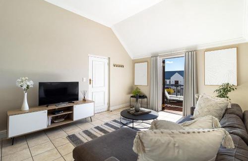 Stellenbosch Cabin | Winelands Golf Lodges 21