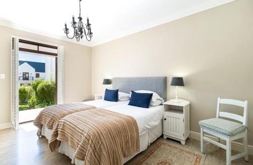 Stellenbosch Cabin | Winelands Golf Lodges 19