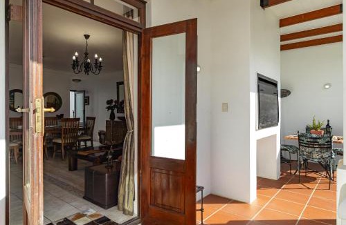 Stellenbosch Cabin | Winelands Golf Lodges 14