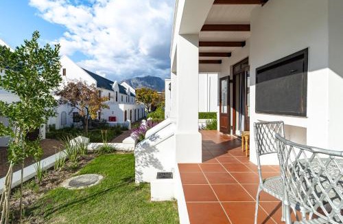 Stellenbosch Cabin | Winelands Golf Lodges 12