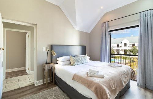 Stellenbosch Cabin | Winelands Golf Lodges 12