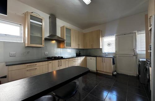 Three Anchor Bay House | Anchor Bay Workation