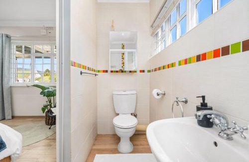 Raithby House | Winelands Getaway