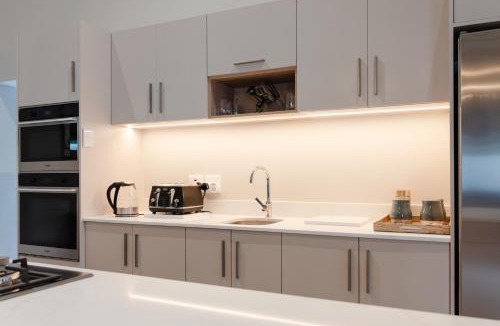 Robertson Apartment | Hole Inn 1