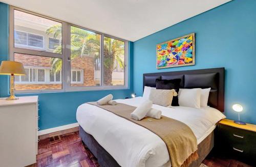 Three Anchor Bay Apartment | Middelhof Three Anchor Bay 4BR with Parking