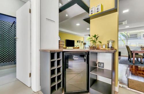 Three Anchor Bay Apartment | Middelhof Three Anchor Bay 4BR with Parking