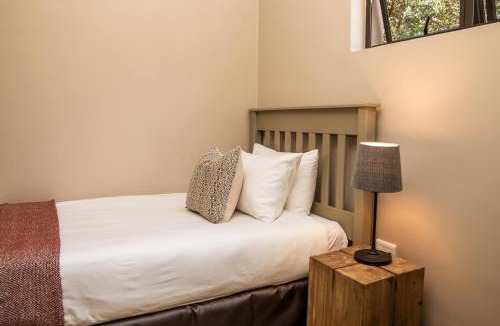 Kgetlengrivier House | Hoogenboomen Lodge