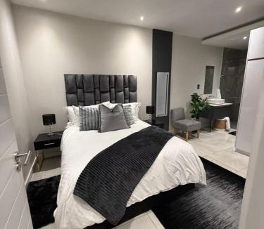 Houghton Estate Apartment | Houghton Luxe Near Rosebank