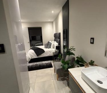 Houghton Estate Apartment | Houghton Luxe Near Rosebank