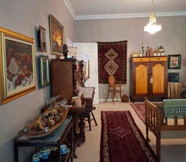 Caledon House | Leeuwenhof Guesthouse