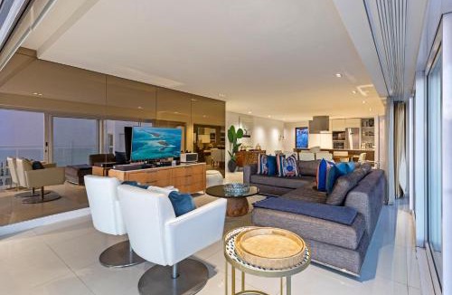Clifton Apartment | Clifton YOLO Spaces - Clifton Beachfront Penthouse